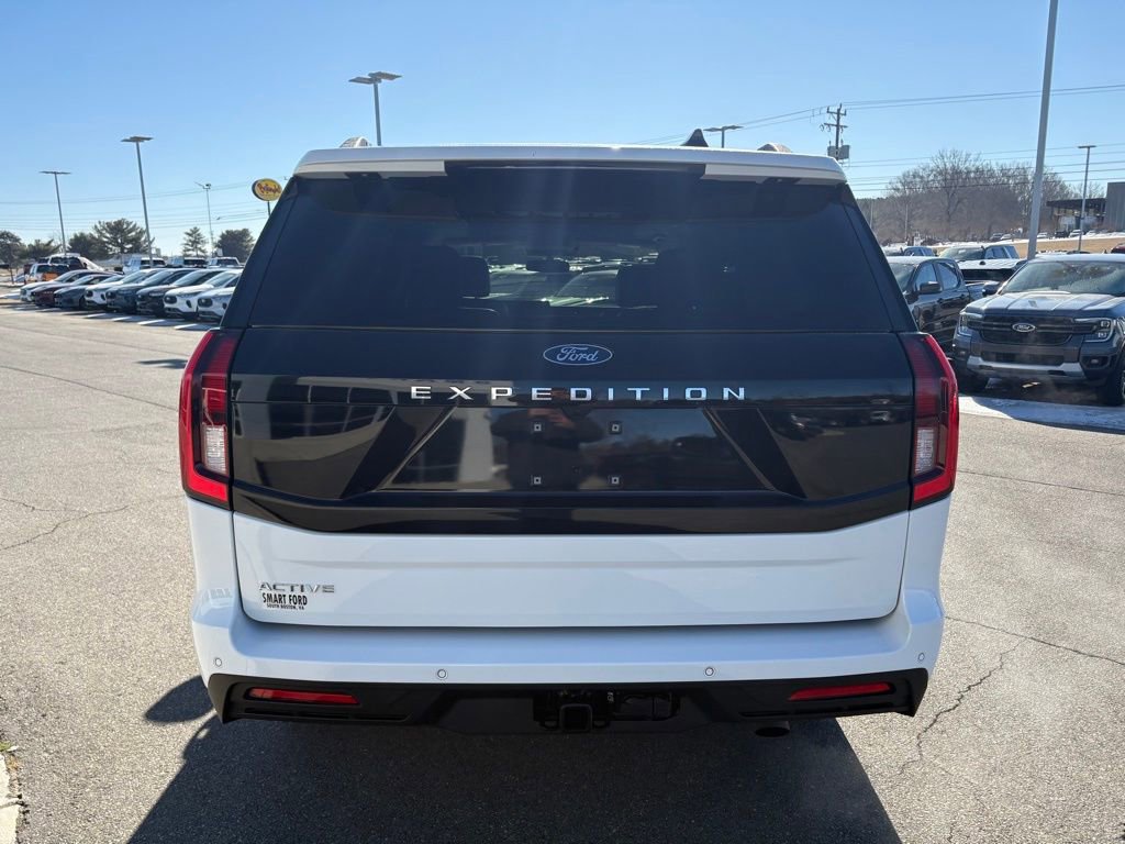Certified 2025 Ford Expedition Active image 5