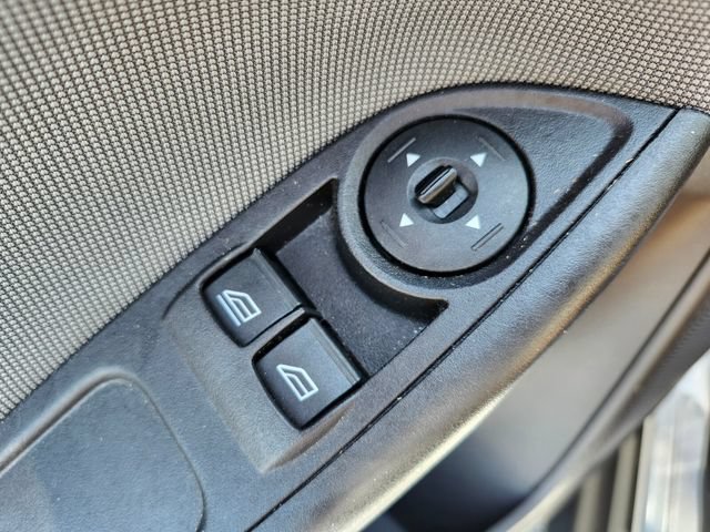 Used 2014 Ford Focus S FWD image 38