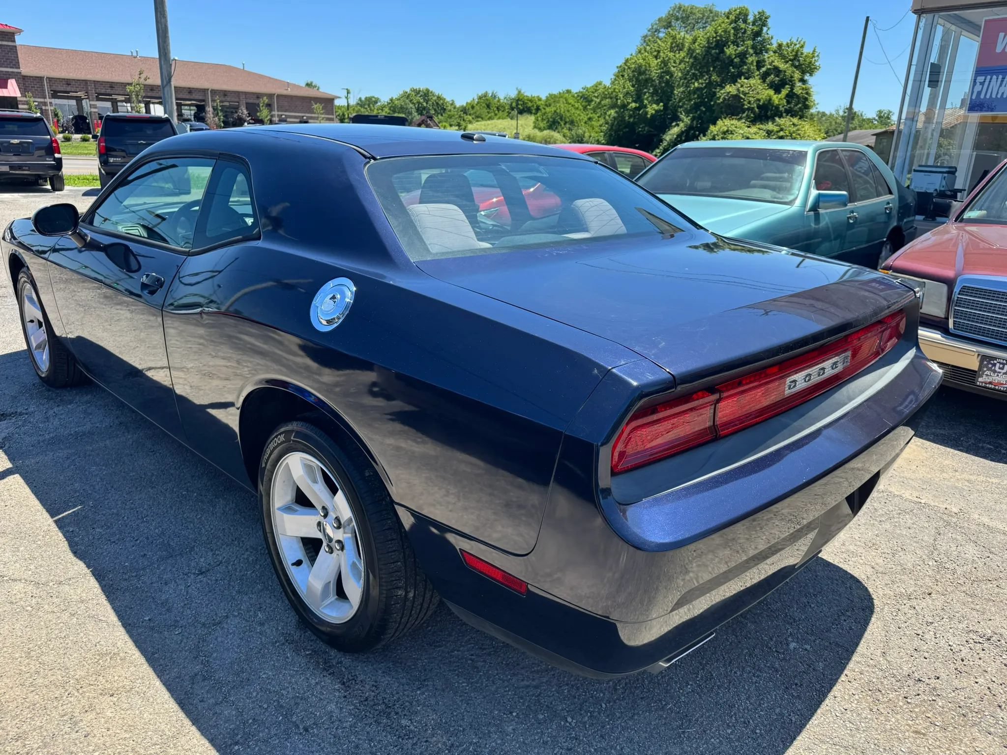 Used 2012 Dodge Challenger SXT RWD image 5