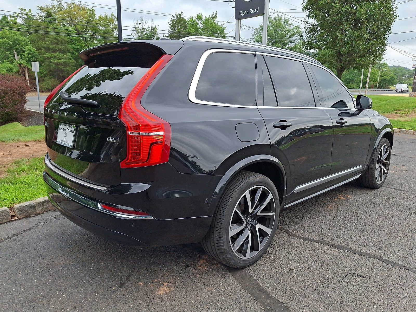 Used 2024 Volvo XC90 B6 Ultimate w/ Protection Package Premier AWD/4WD image 6