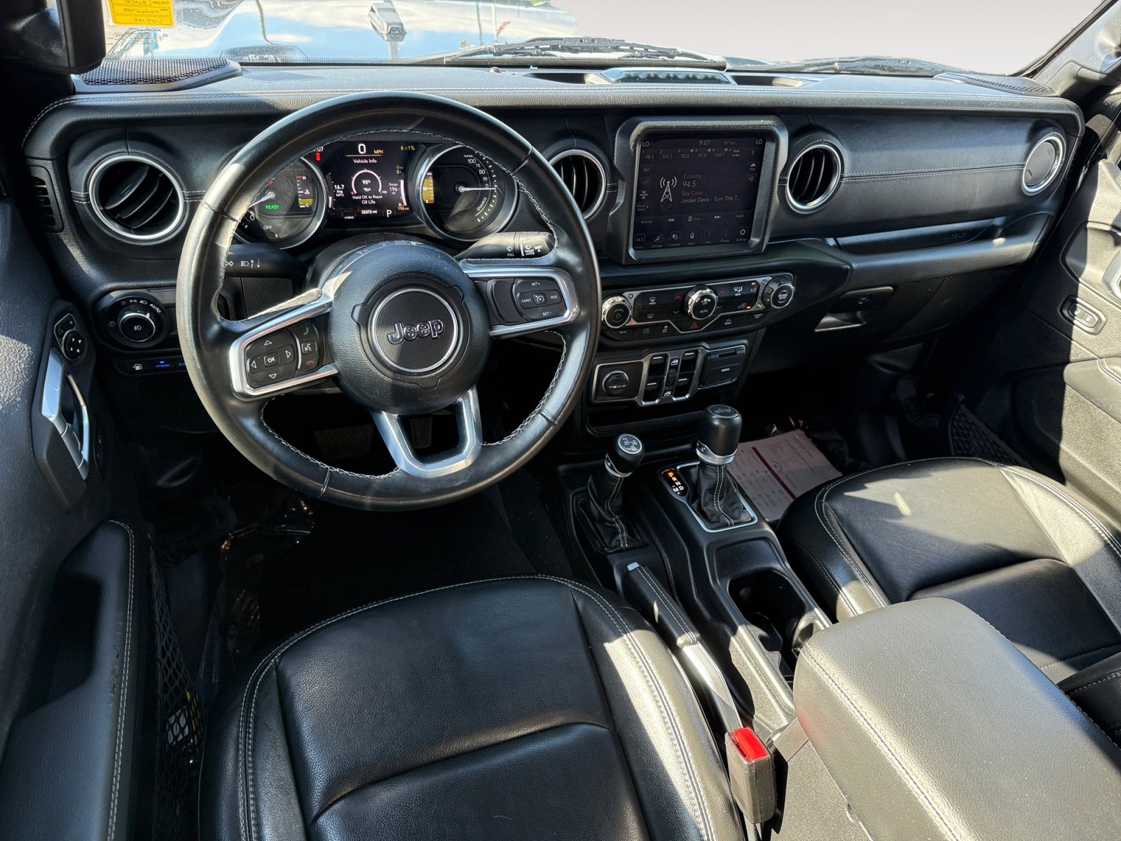 Used 2022 Jeep Wrangler Unlimited Sahara AWD/4WD image 15