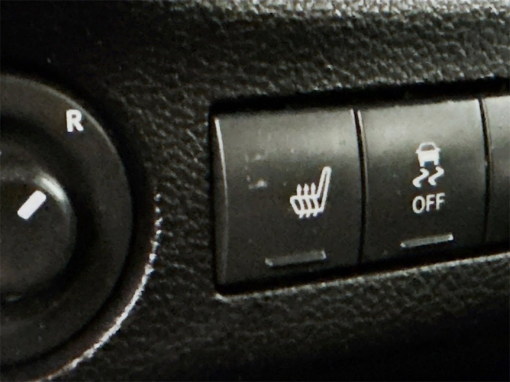 Used 2017 Jeep Wrangler Unlimited Sahara image 19