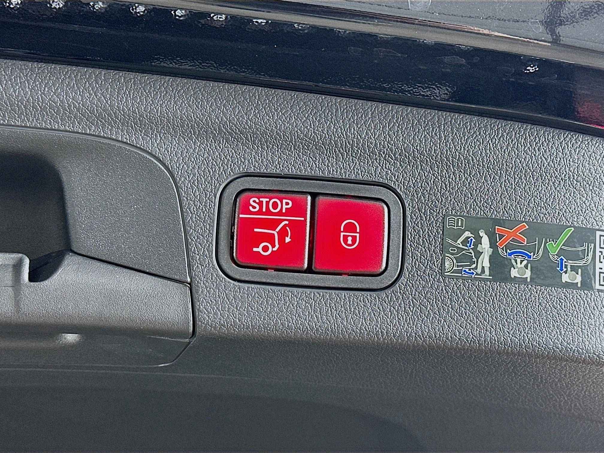 Certified 2026 Mercedes-Benz GLE 350 4MATIC image 36