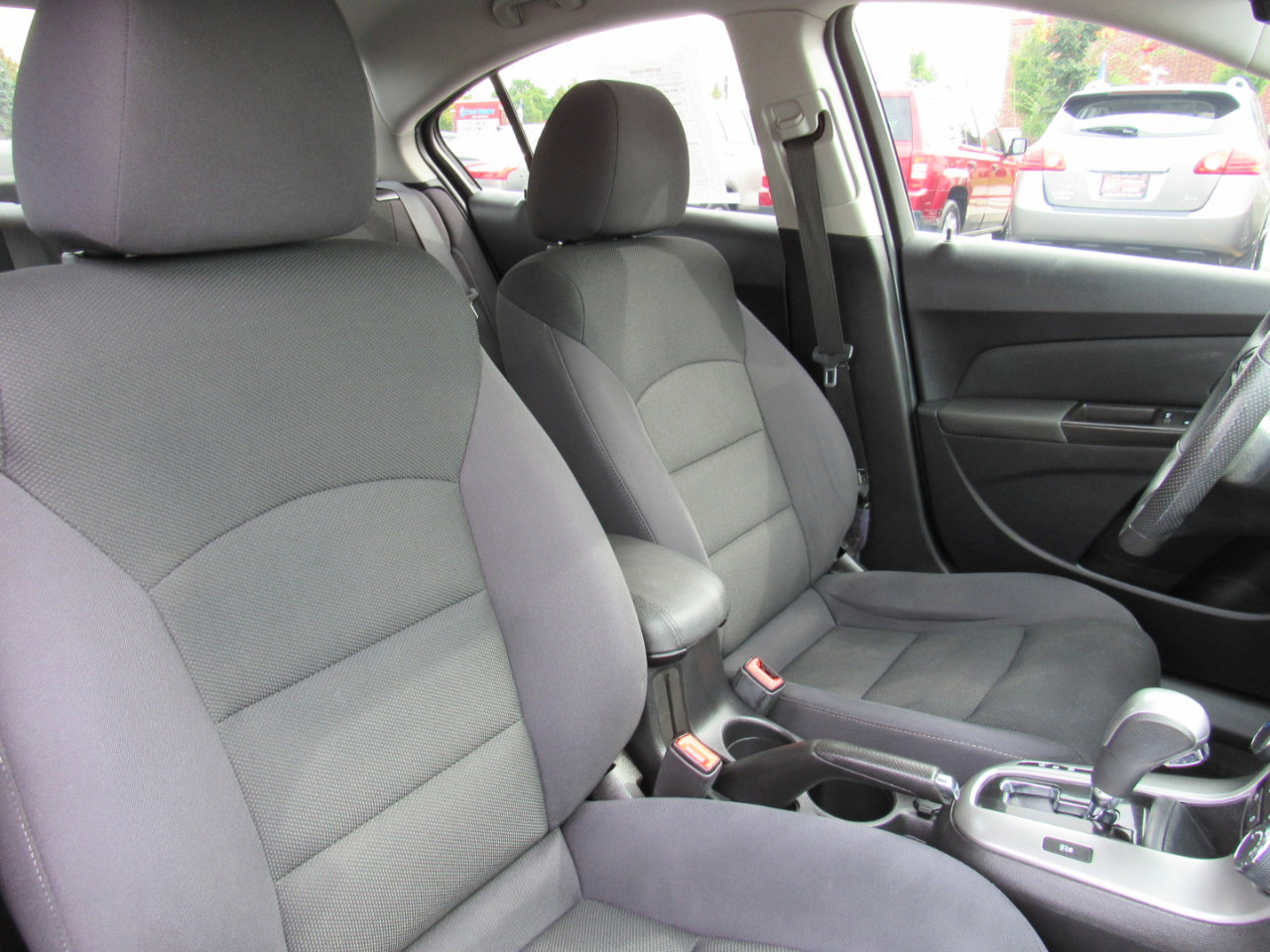 Used 2015 Chevrolet Cruze LT image 19