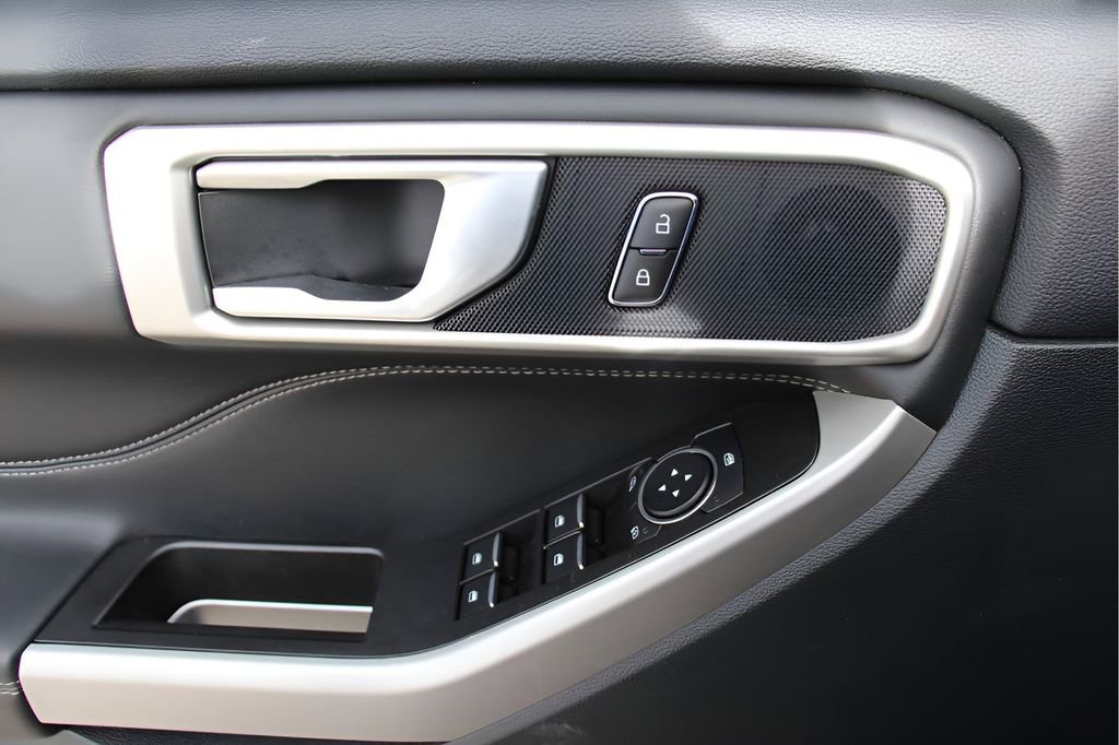 Used 2023 Ford Explorer XLT image 20