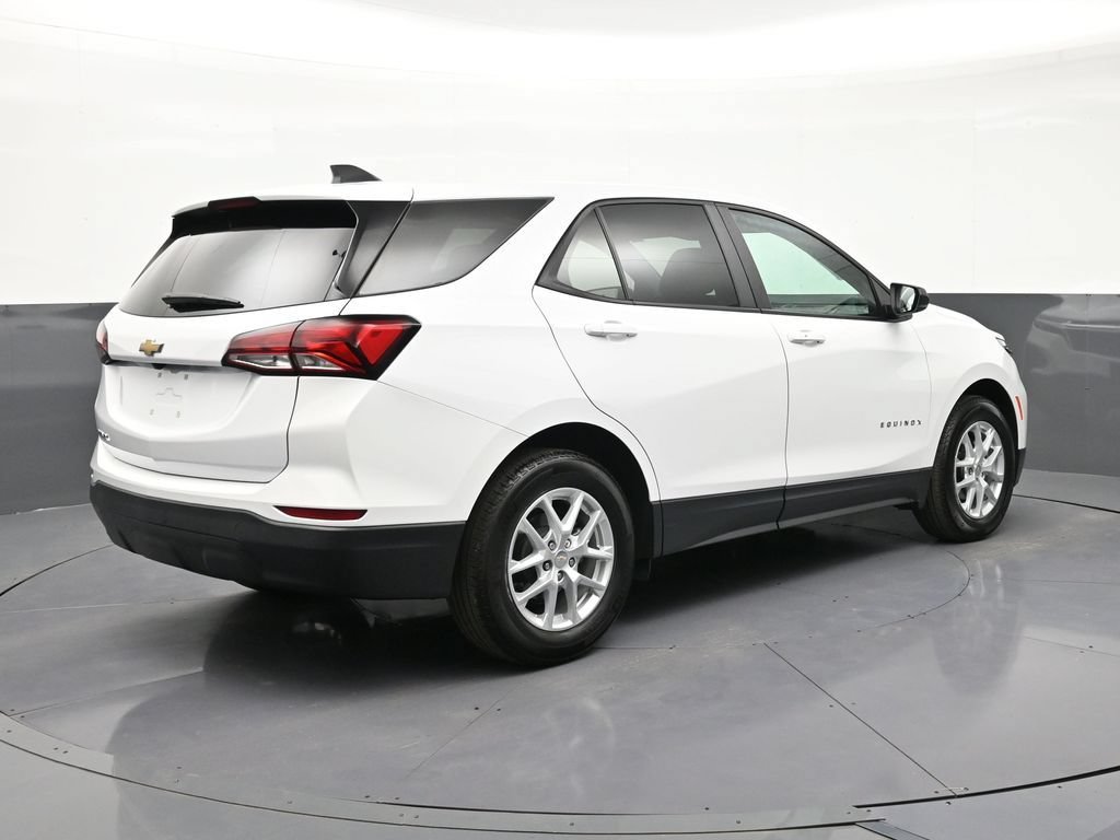 Used 2024 Chevrolet Equinox LS w/ LS Convenience Package FWD image 5