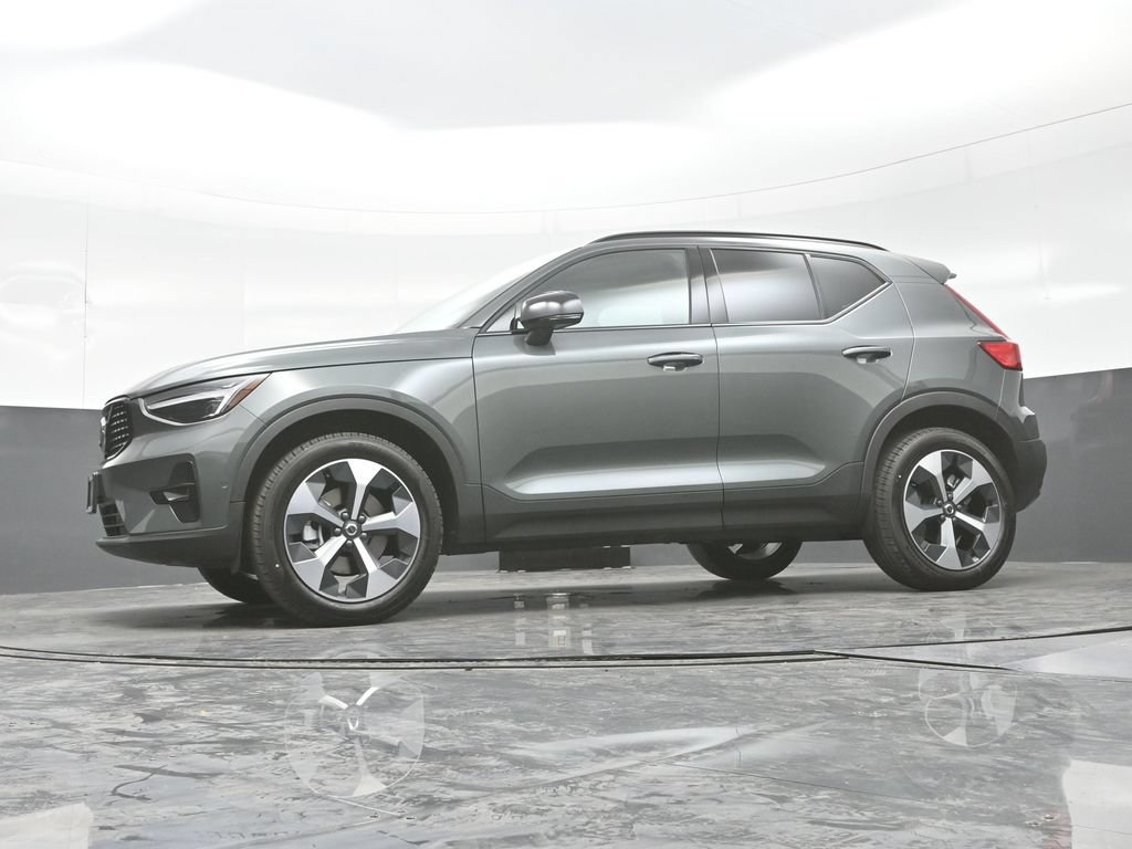New 2026 Volvo XC40 B5 Plus w/ Protection Package Premier AWD/4WD image 24