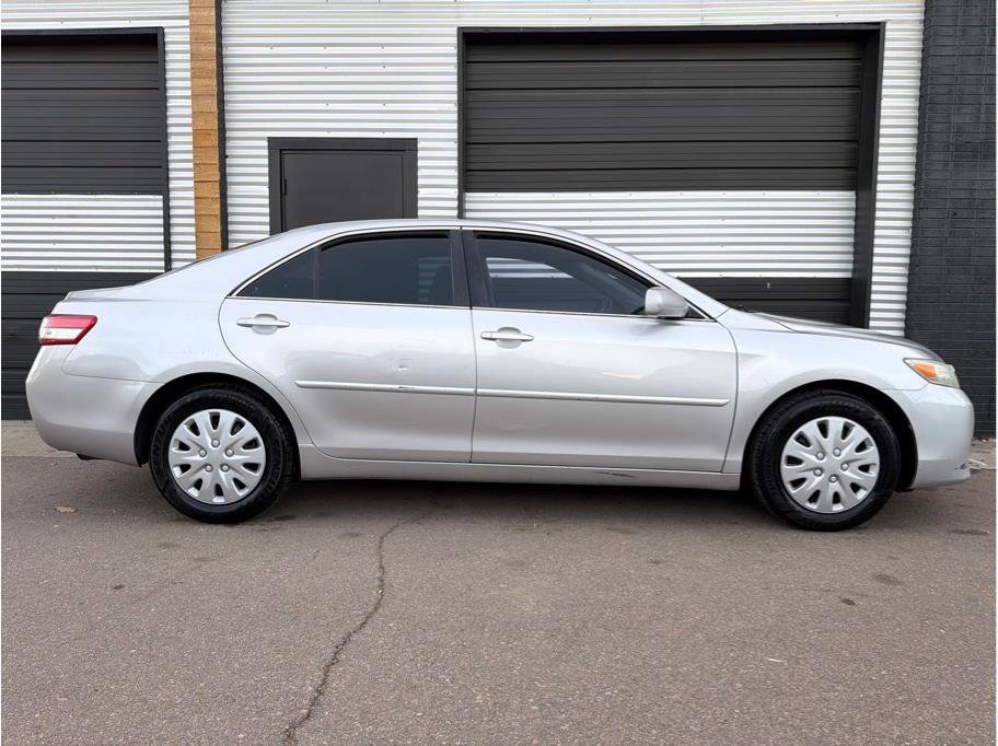 Used 2010 Toyota Camry LE FWD image 11