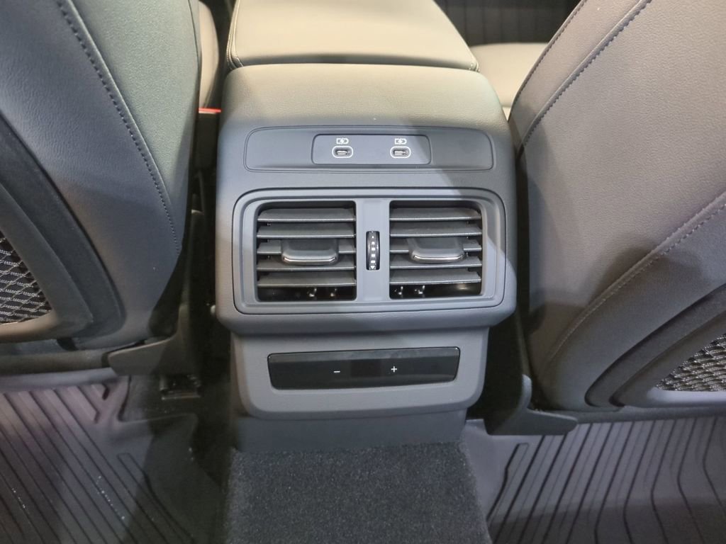Used 2025 Audi Q5 Premium w/ Convenience Package image 31