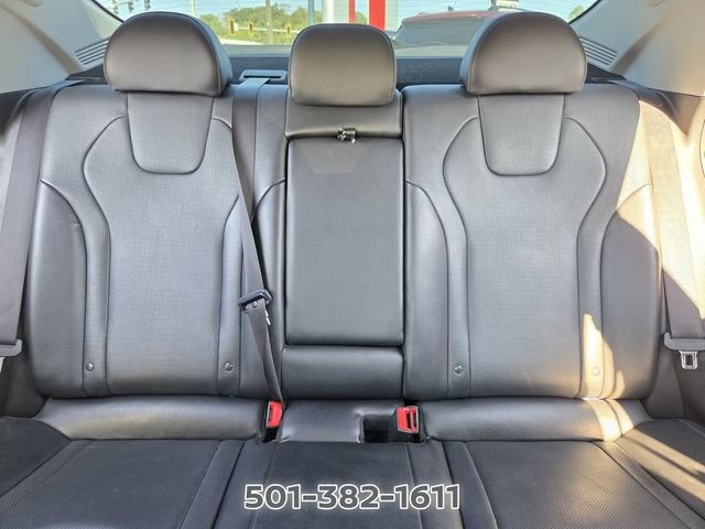 Used 2023 Hyundai Elantra Limited w/ Winter Weather Package FWD image 11