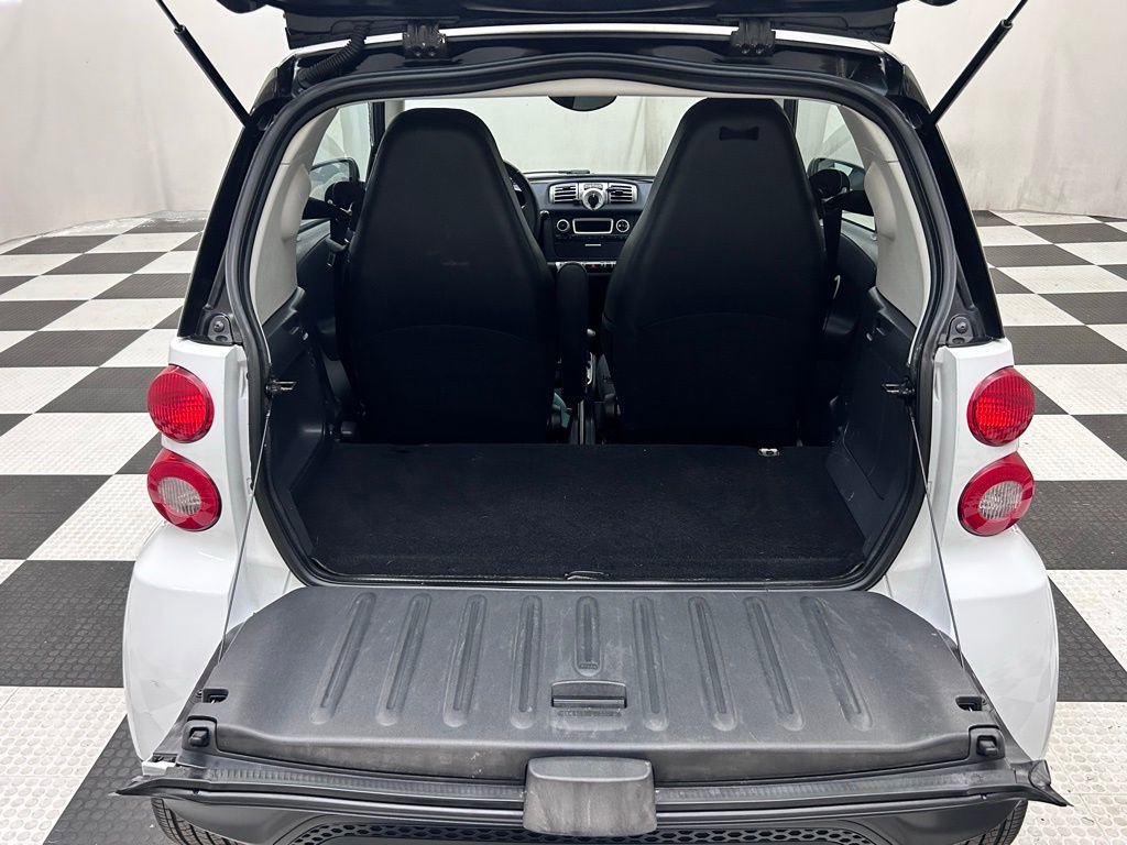 Used 2013 smart fortwo Coupe image 10