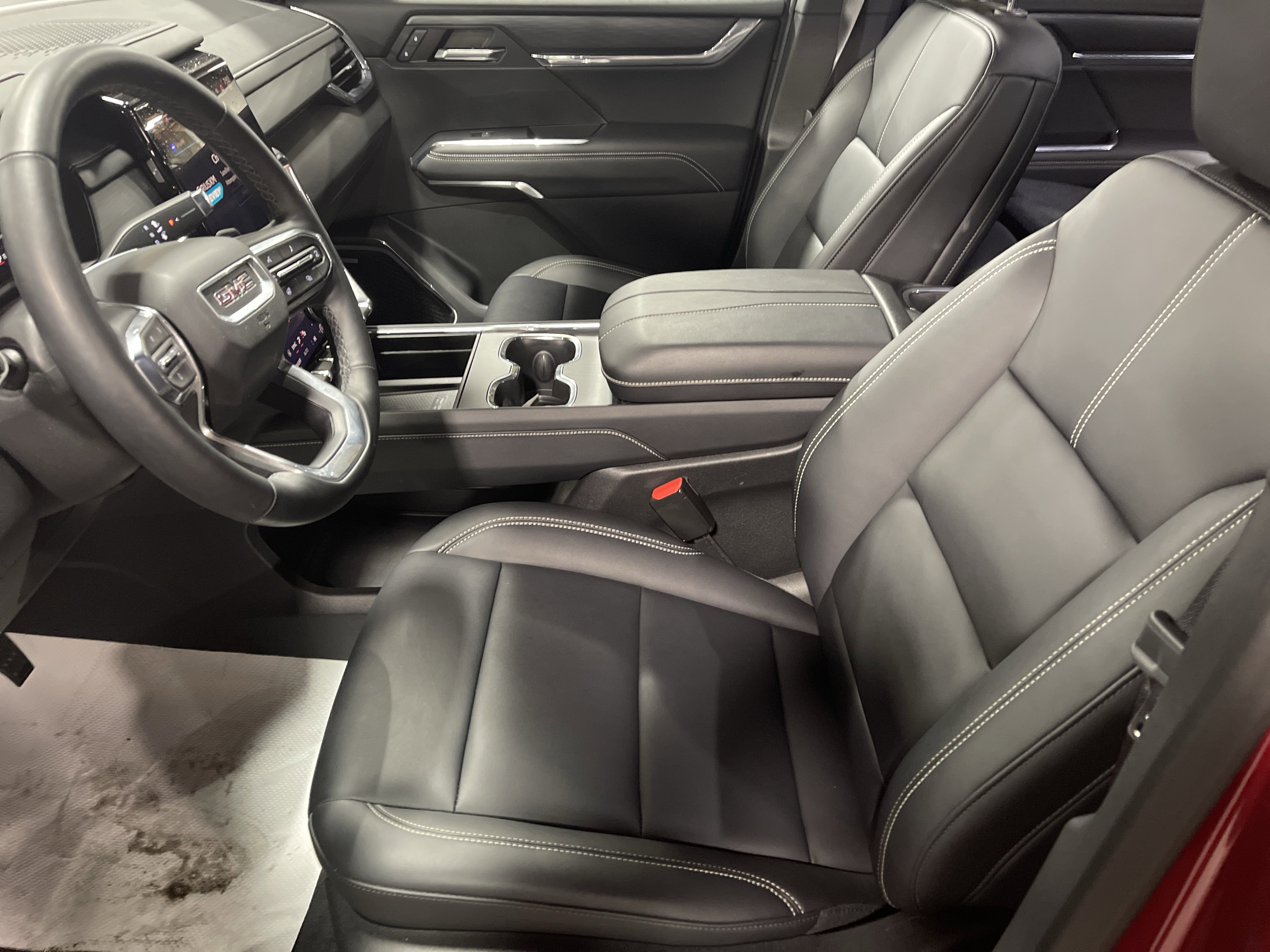 Used 2024 GMC Acadia Elevation image 9