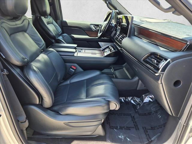Used 2023 Lincoln Navigator Reserve AWD/4WD image 26