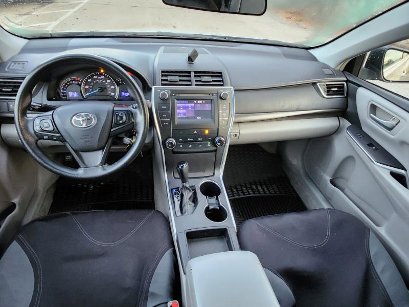 Used 2015 Toyota Camry LE image 33