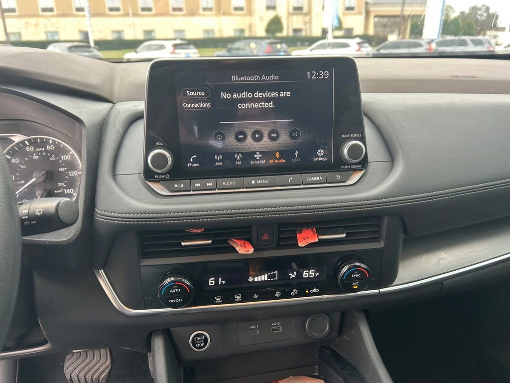 Used 2023 Nissan Rogue SV image 22