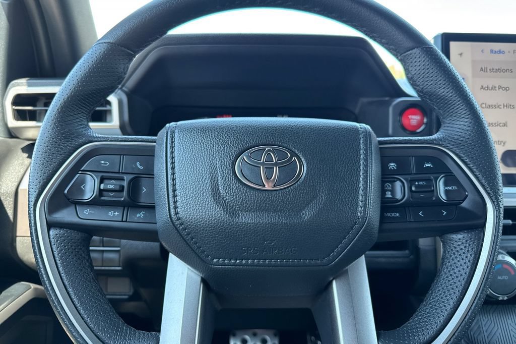 Used 2025 Toyota Tacoma TRD Sport AWD/4WD image 22