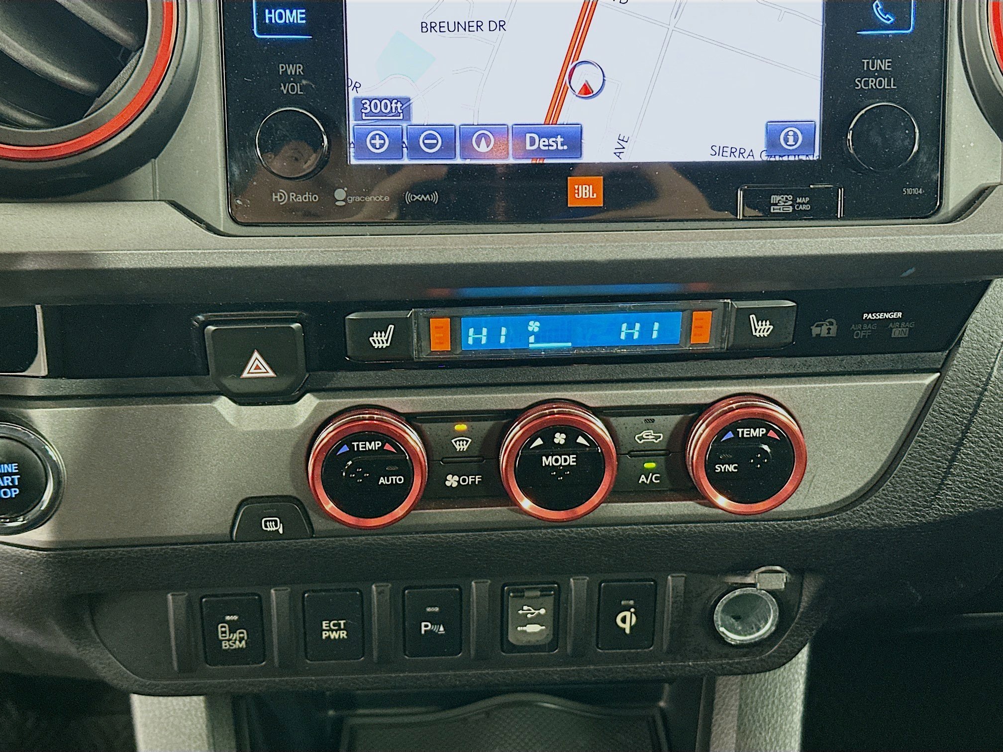 Used 2016 Toyota Tacoma TRD Off-Road image 24