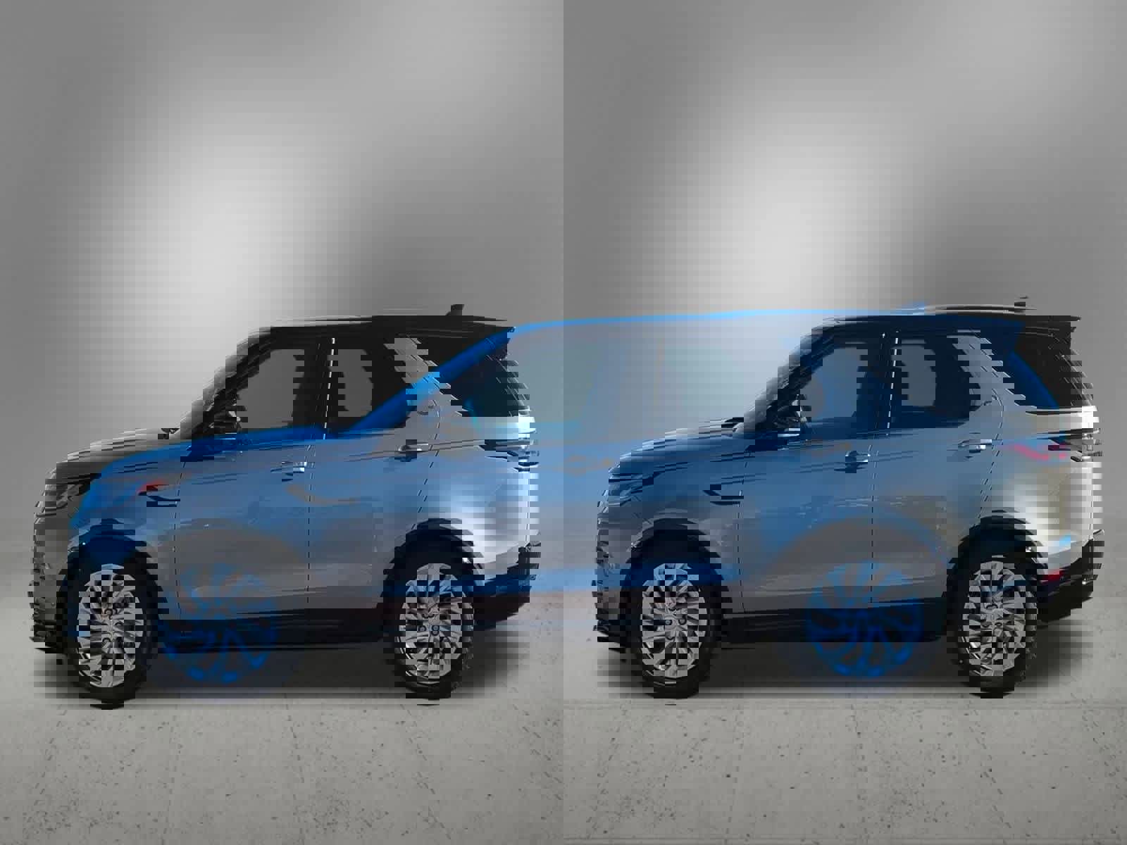 Used 2023 Land Rover Discovery S R-Dynamic image 3