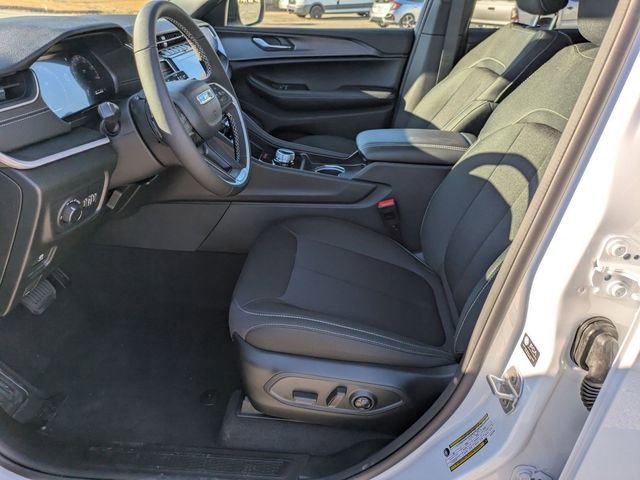 New 2025 Jeep Grand Cherokee Laredo RWD image 17