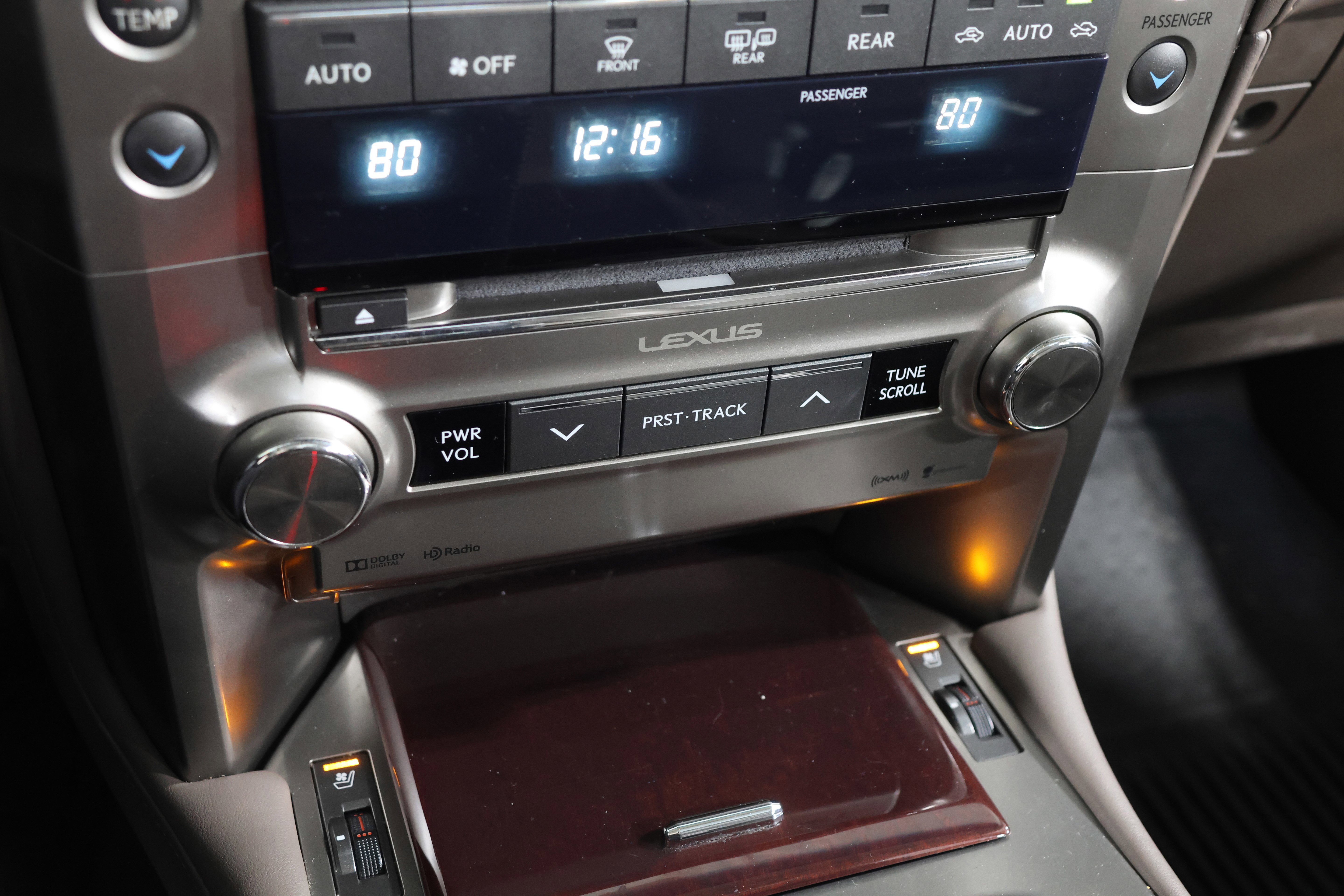 Used 2014 Lexus GX 460 image 28