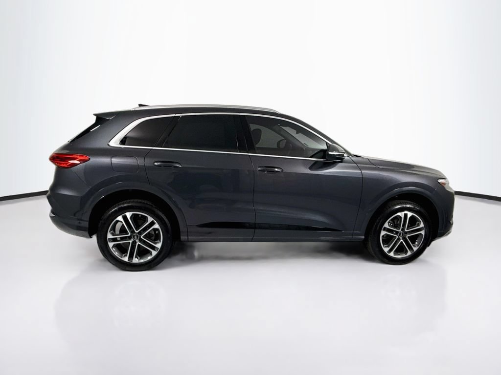 Used 2025 Audi Q5 Premium w/ Premium Plus AWD/4WD image 4