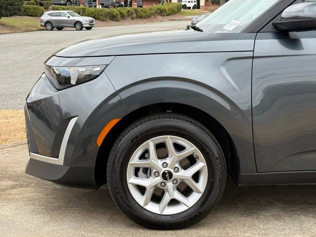 Used 2025 Kia Soul LX FWD image 12