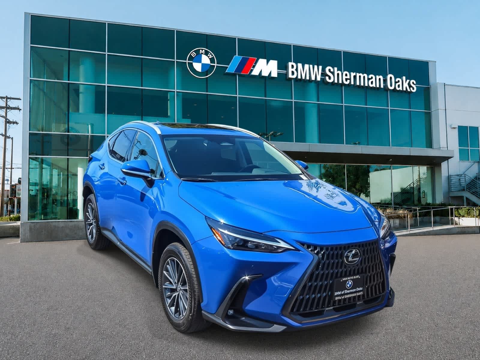 Used 2025 Lexus NX 250 FWD image 3