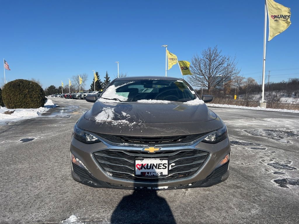 Used 2024 Chevrolet Malibu LT image 2