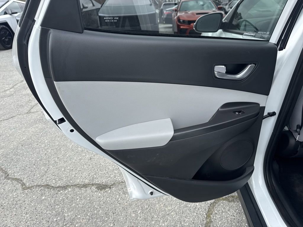 Used 2023 Hyundai Kona SE image 26