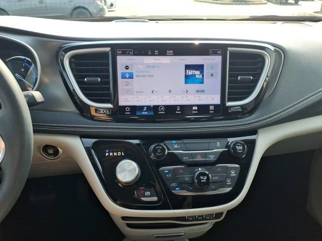 Used 2022 Chrysler Pacifica Touring-L FWD image 10