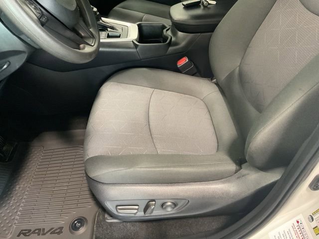 Used 2024 Toyota RAV4 XLE AWD/4WD image 10
