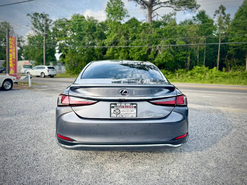 Used 2020 Lexus ES 300h w/ Premium Package image 3
