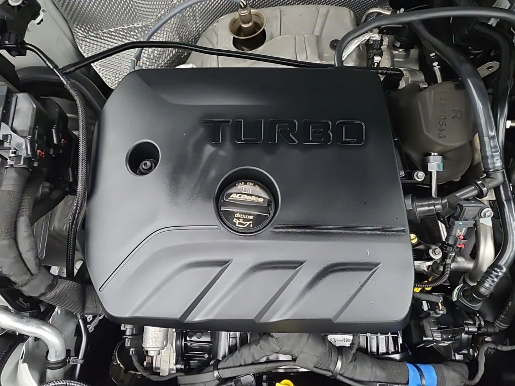 Used 2025 Buick Encore GX Avenir w/ Avenir Technology Package AWD/4WD image 20