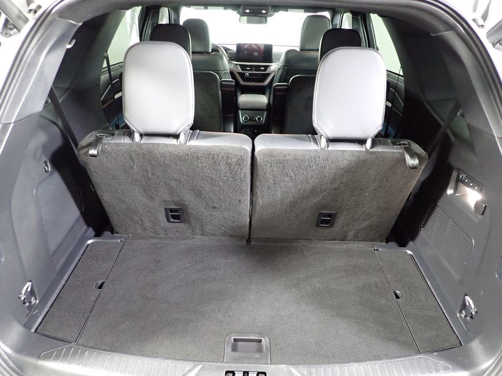 Used 2025 Ford Explorer ST image 17