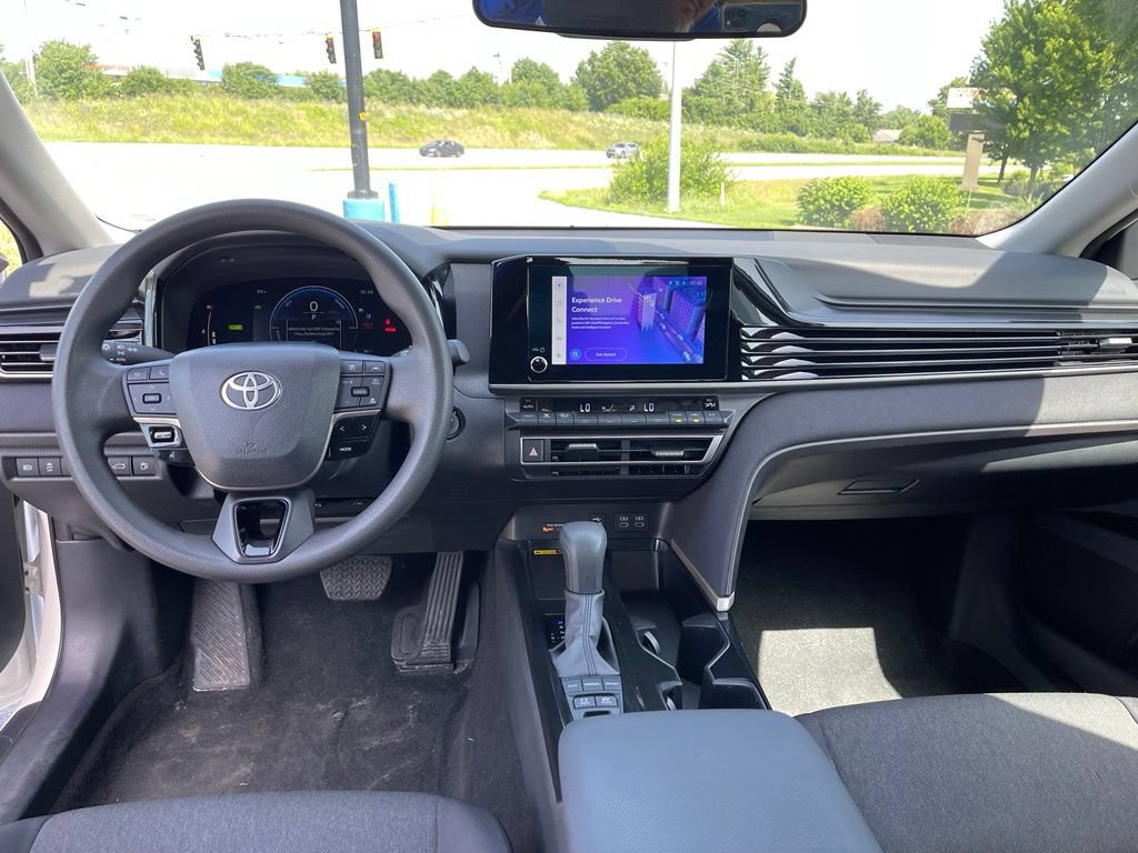 Used 2025 Toyota Camry LE FWD image 10
