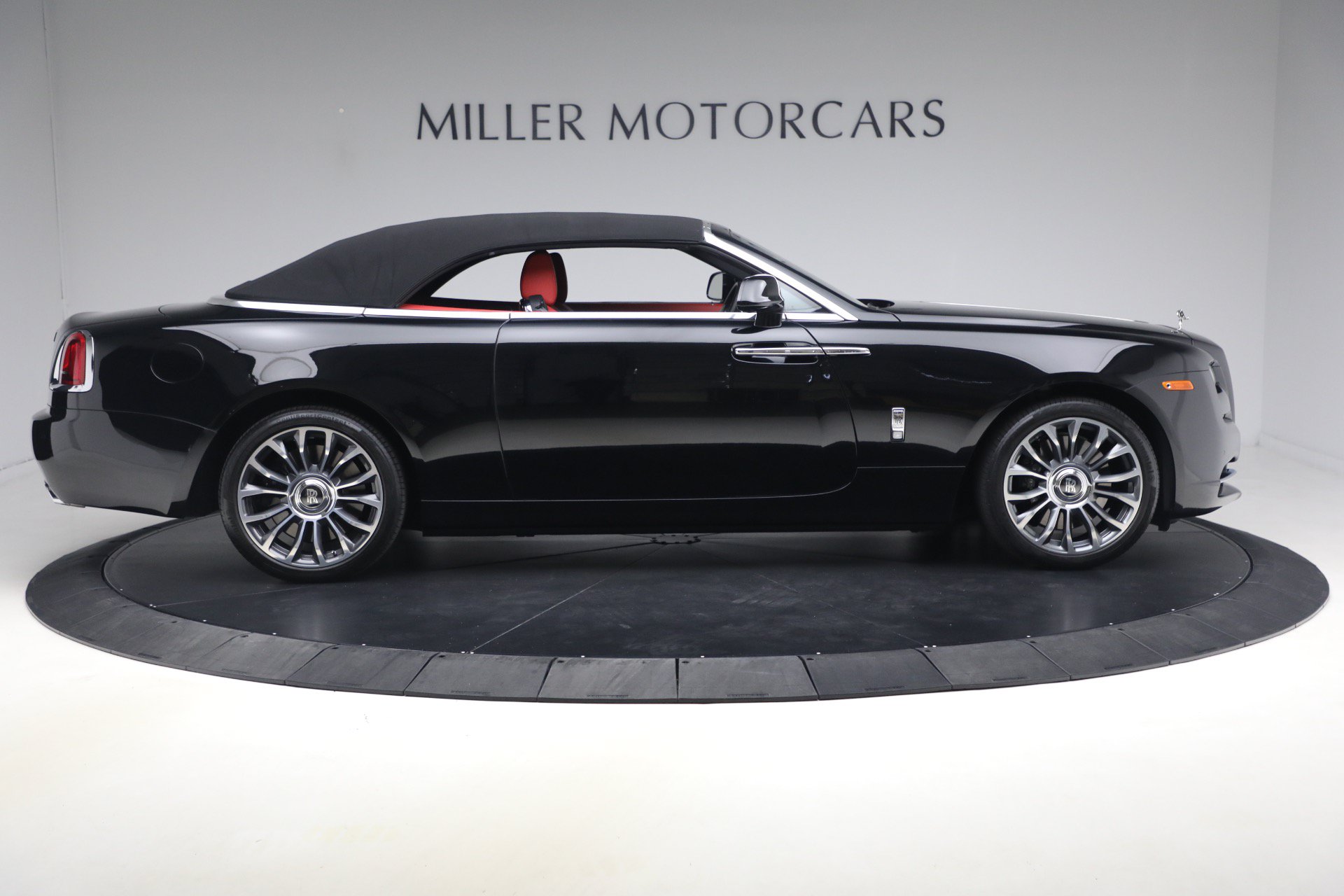 Certified 2020 Rolls-Royce Dawn RWD image 23