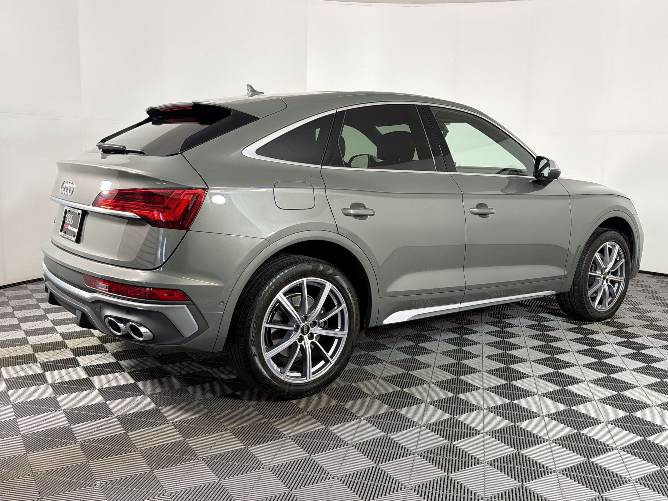 Used 2023 Audi SQ5 Prestige w/ Prestige Package AWD/4WD image 6