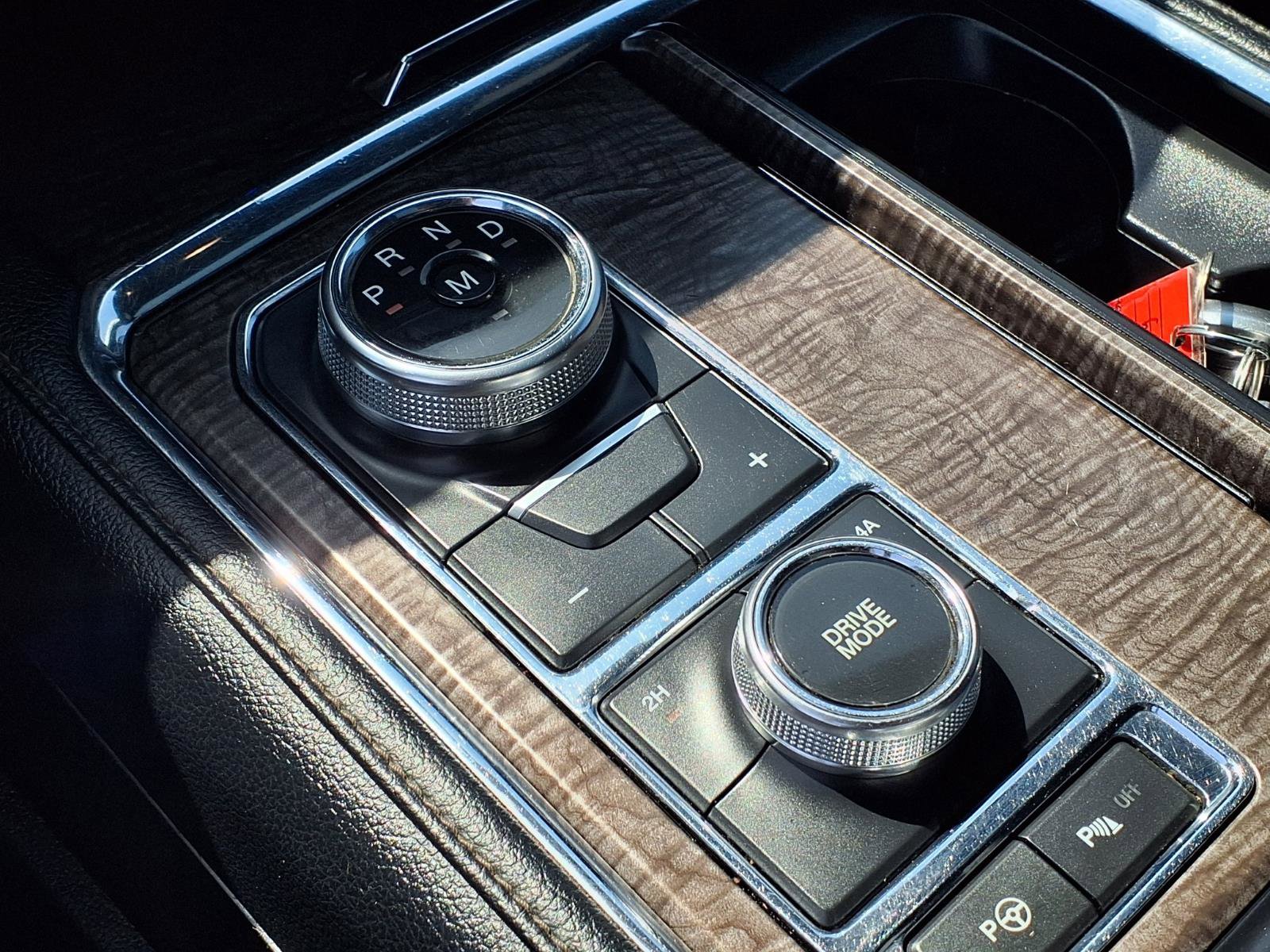 Used 2019 Ford Expedition Max Limited w/ Equipment Group 302A AWD/4WD image 12