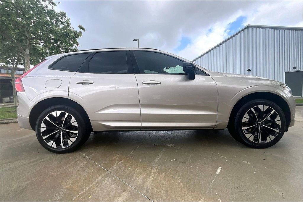 New 2026 Volvo XC60 B5 Plus w/ Protection Package Premier AWD/4WD image 22