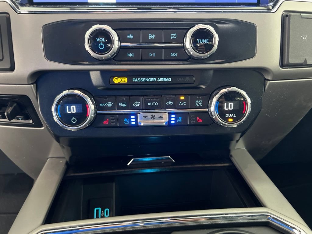 Used 2022 Ford F250 Lariat w/ Lariat Value Package AWD/4WD image 16