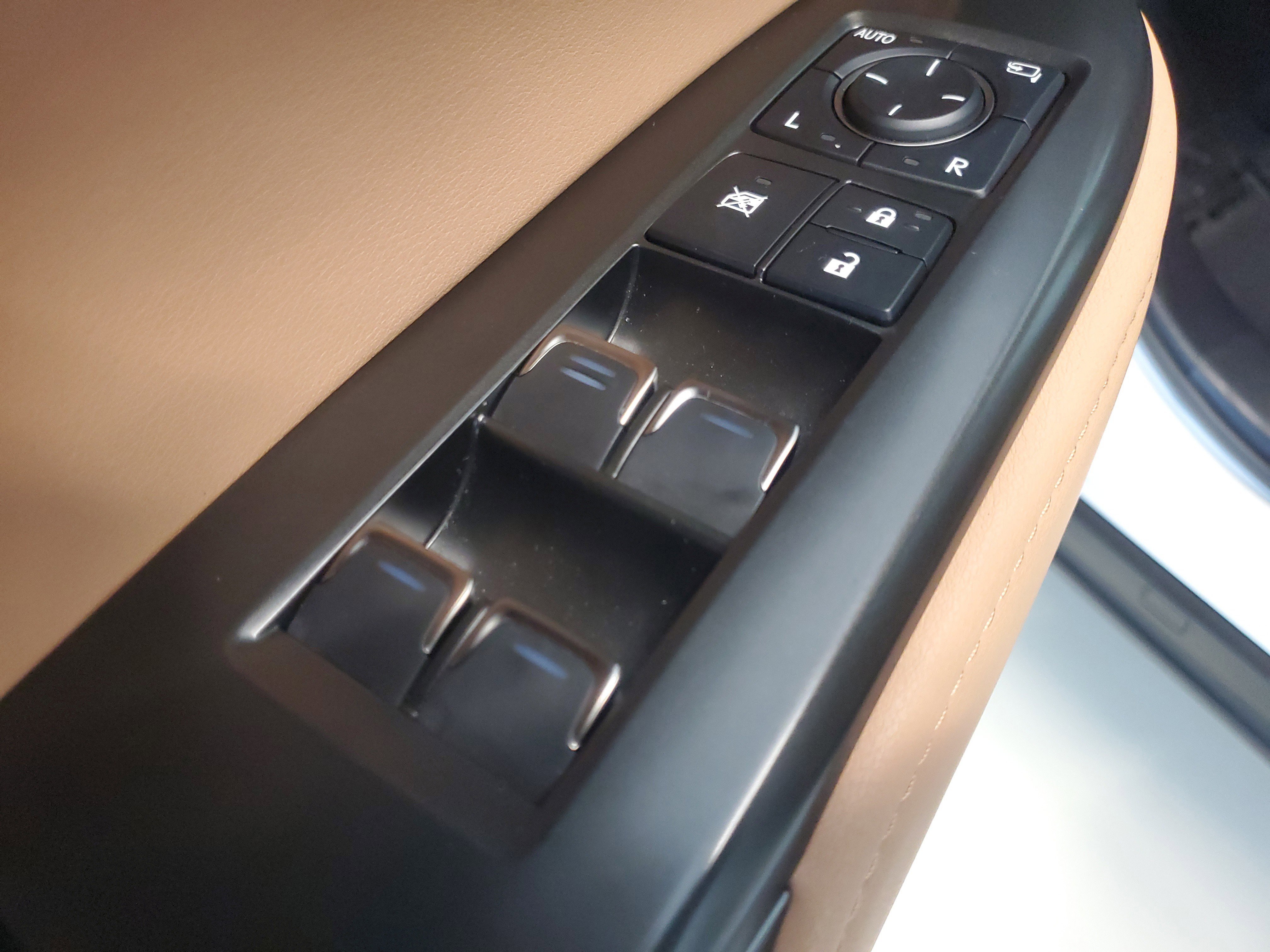 Used 2023 Lexus NX 350h NX 350h Premium image 24