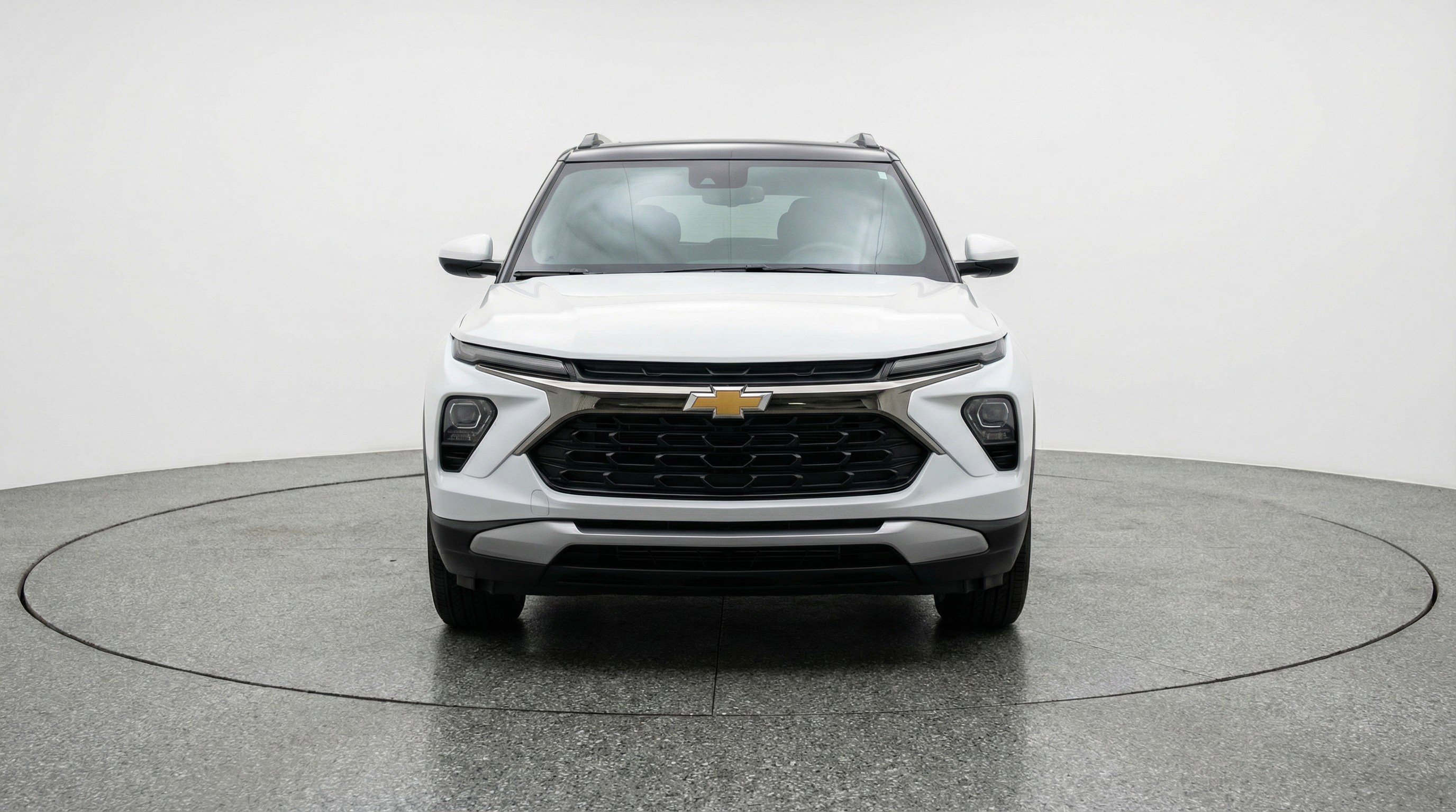 Used 2025 Chevrolet TrailBlazer LT AWD/4WD image 2