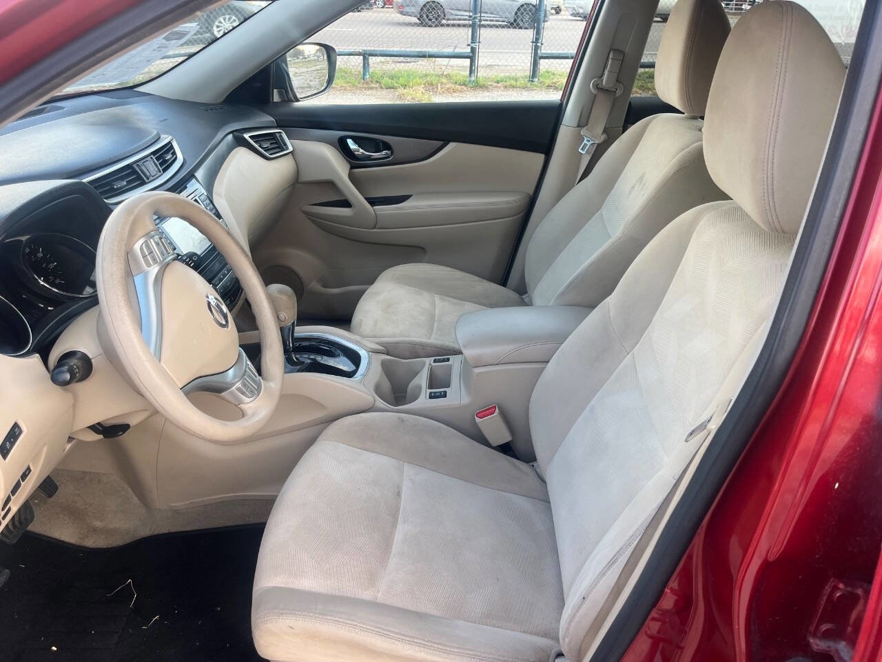 Used 2015 Nissan Rogue SV w/ SV Premium Package FWD image 8