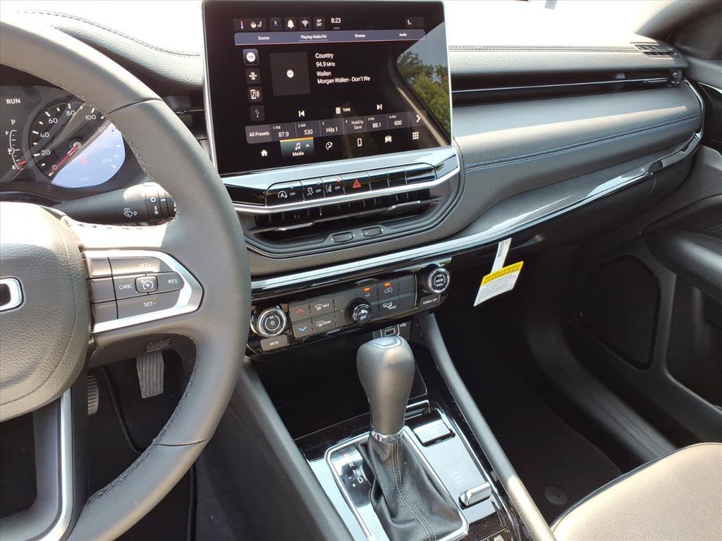 New 2026 Jeep Compass Latitude AWD/4WD image 15