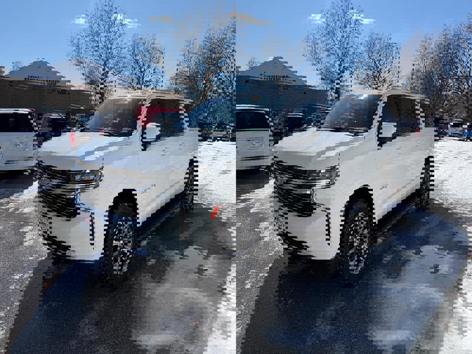 Used 2021 Chevrolet Suburban LT image 1