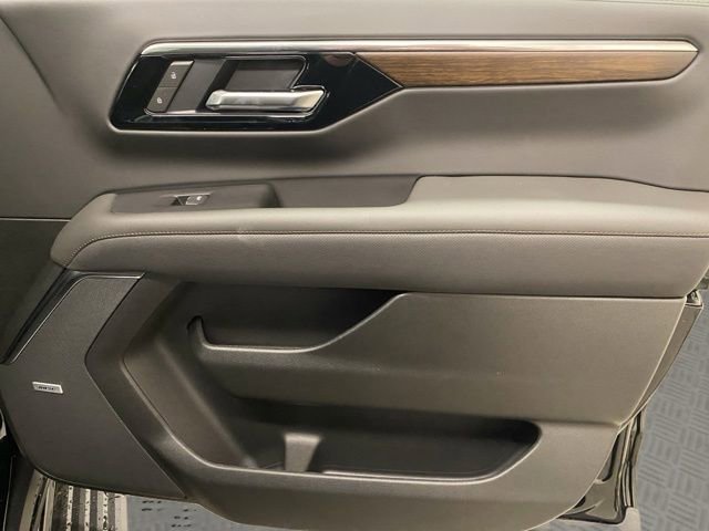 New 2026 Chevrolet Suburban High Country image 23