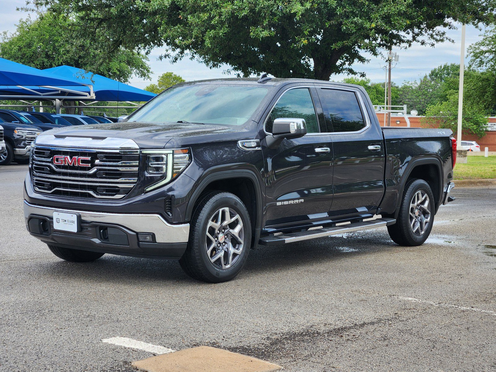 Used 2022 GMC Sierra 1500 SLT AWD/4WD image 2