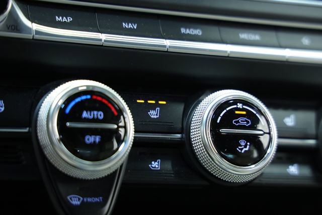 Used 2022 Genesis G70 3.3T RWD image 19