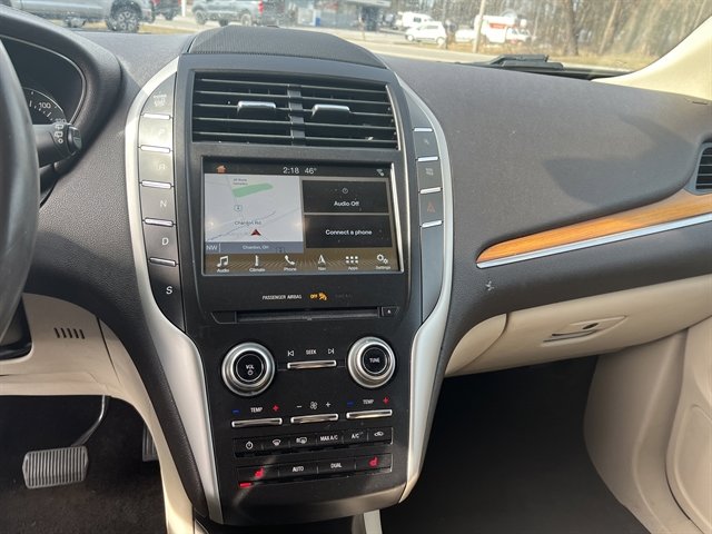 Used 2017 Lincoln MKC Select w/ Select Plus Package FWD image 27