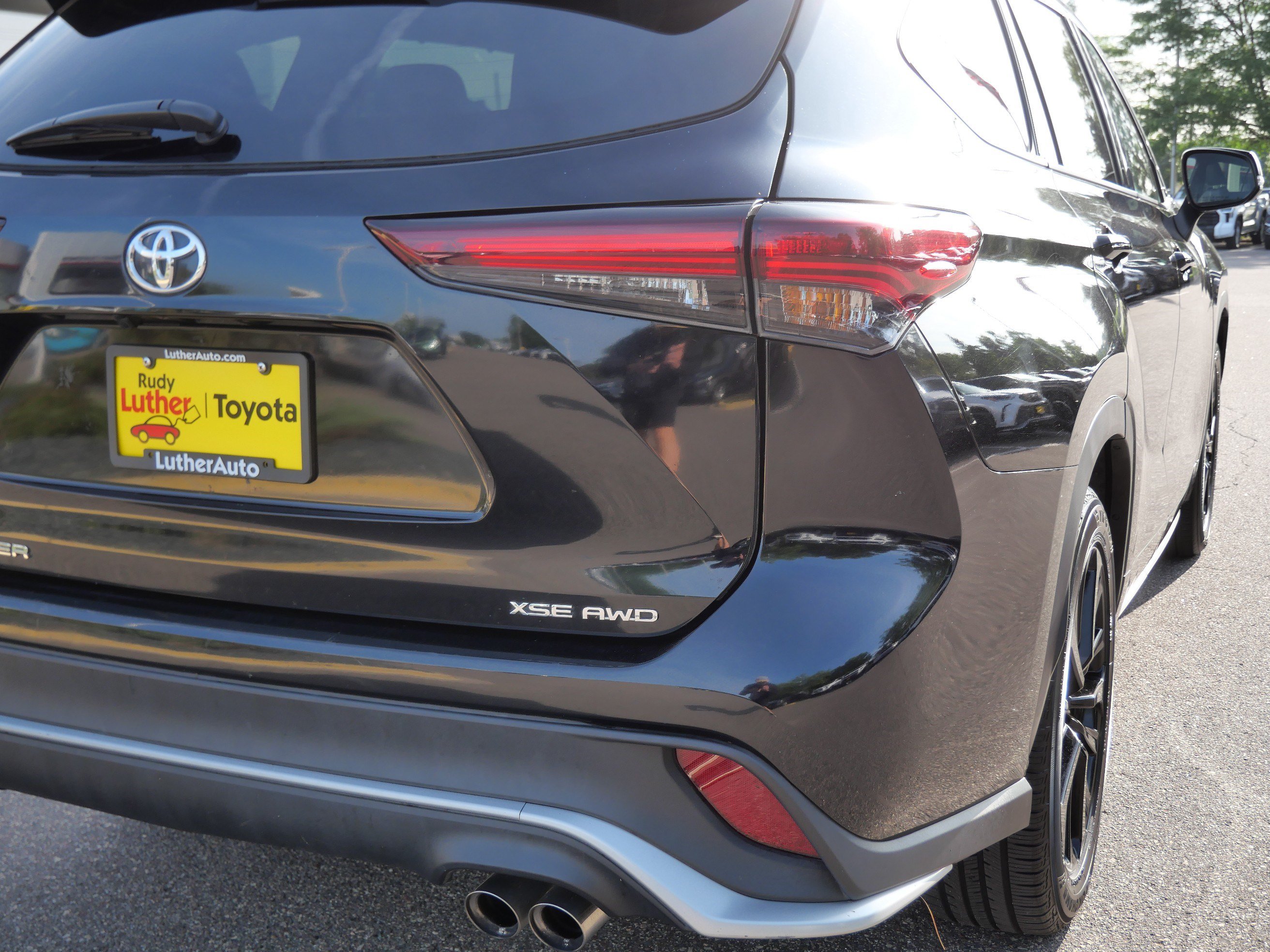 Certified 2025 Toyota Highlander XSE AWD/4WD image 18